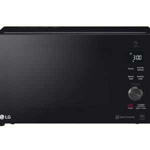 یک مایکروفر ال جی مدل MH8265 به رنگ مشکی که از رو به رو از ان عکس گرفته شده است.بک گراند سفید.